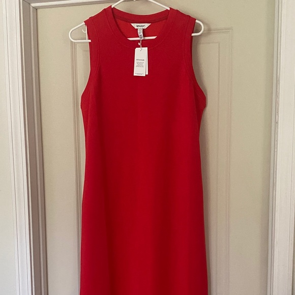 SPANX Dresses & Skirts - SPANX Vibrant Red Sleeveless Shift Dress Air Essential Size Large NWT!